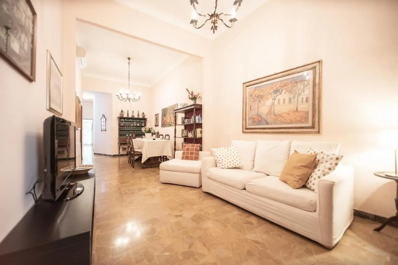 Re Migio Apartment With Terrace And Lift Lucca Italy